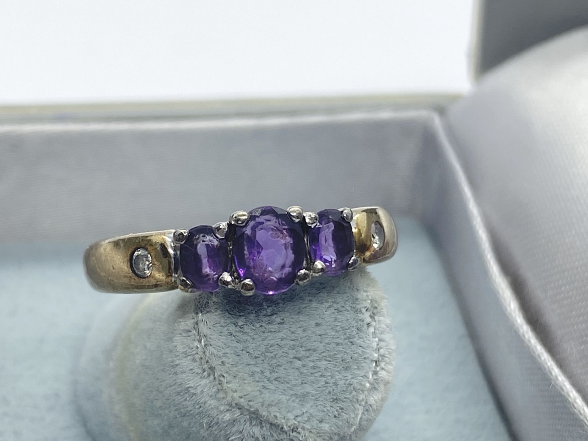 9ct GOLD AMETHYST & DIAMOND RING 