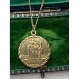 9ct GOLD PRECIOUS FRIEND PENDANT WITH CHAIN OF APPROX. LENGTH 20'