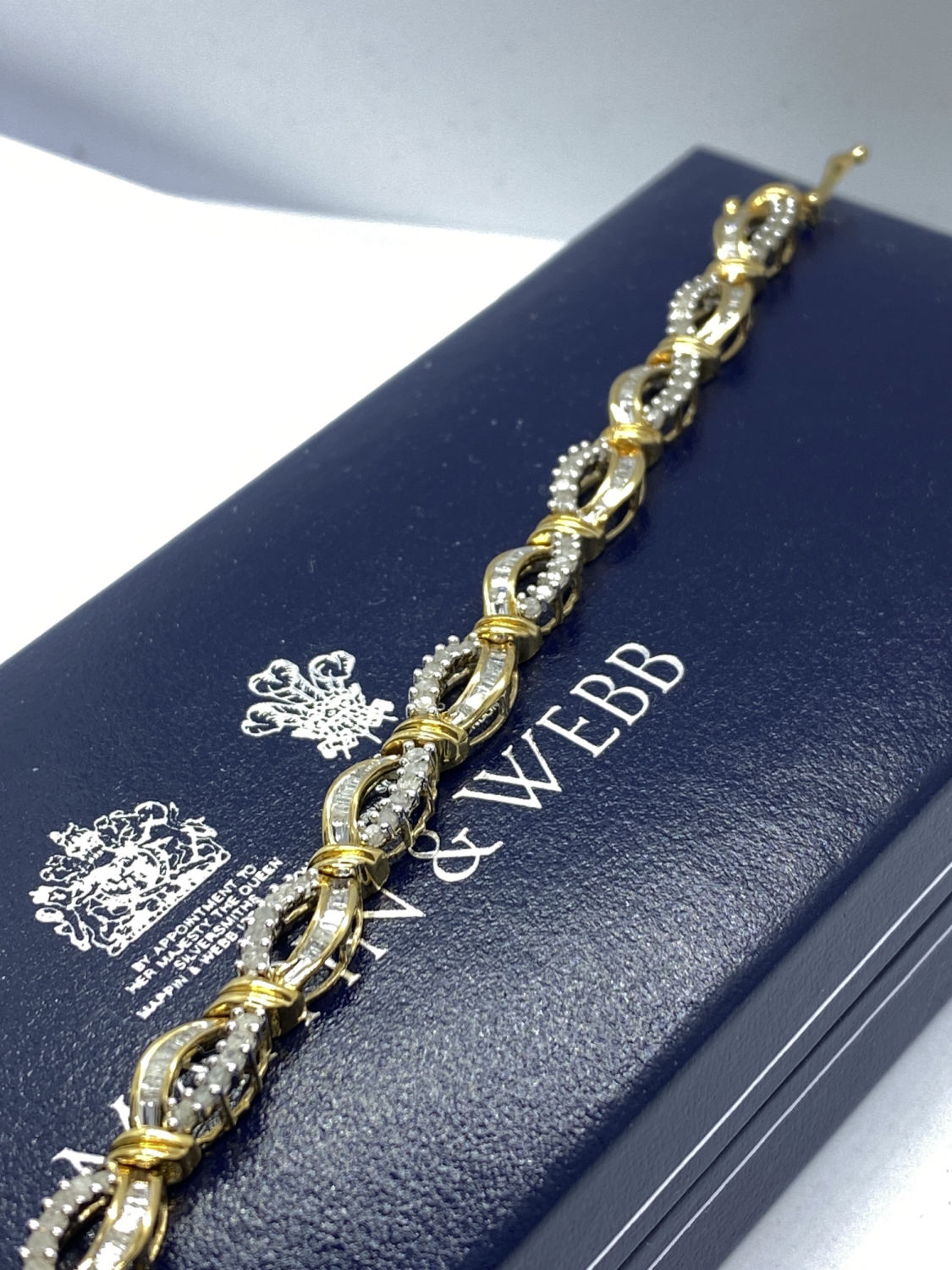 14CT YELLOW GOLD 3.50CT DIAMOND BRACELET WITH $3639 AIG VALUATION REPORT - - Image 3 of 3