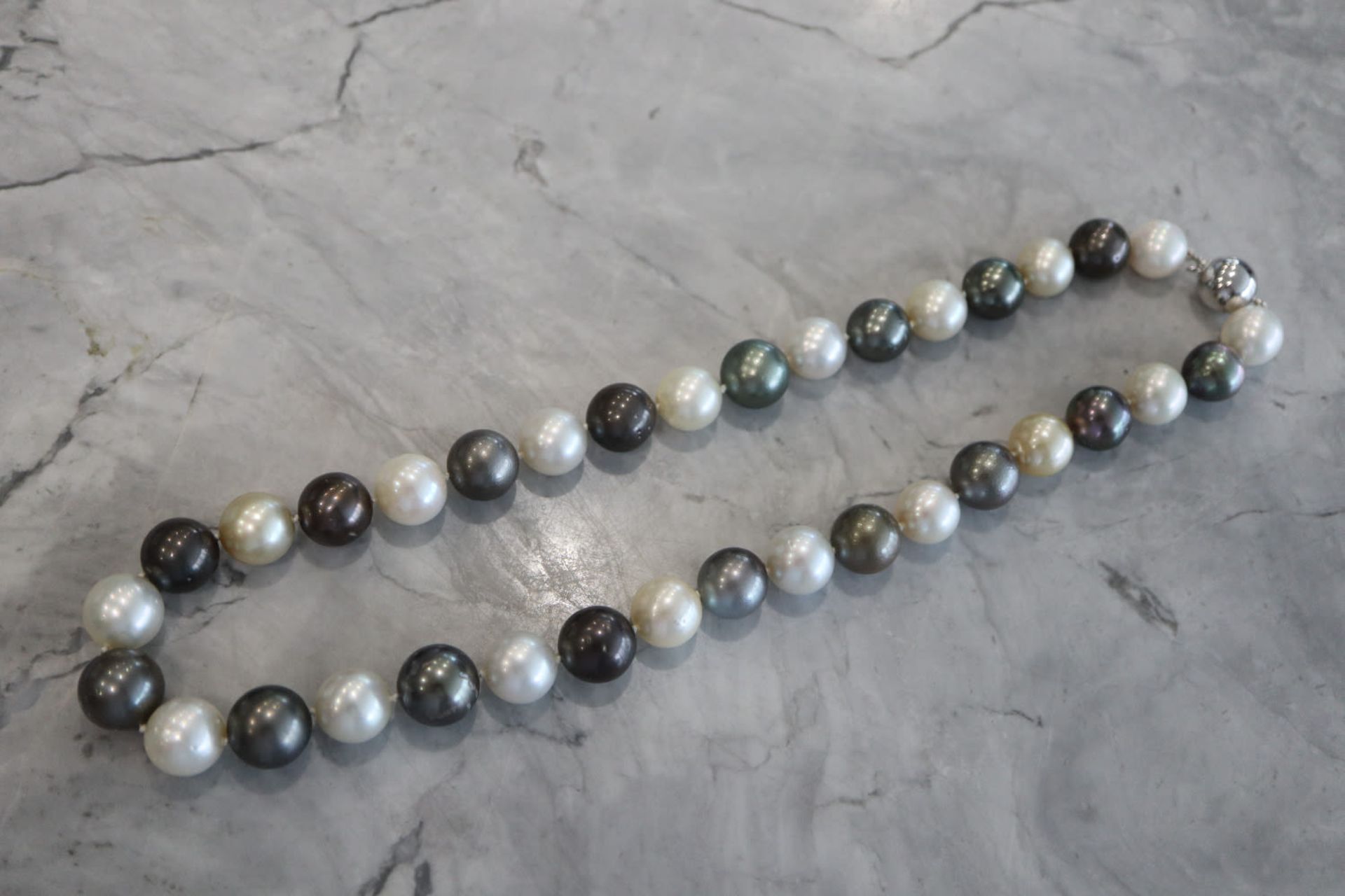 18K GOLD & SOUTH SEA TAHITIAN PEARL NECKLACE