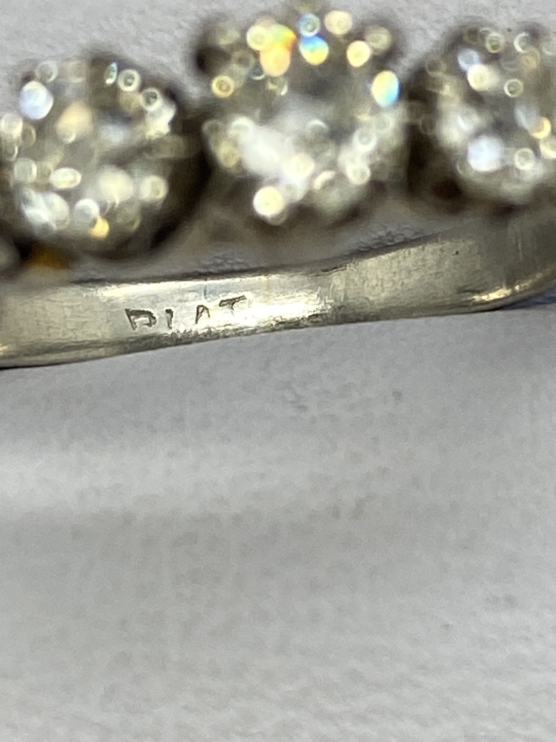 18ct GOLD/PLATINUM MID 20th CENTURY 5 STONE DIAMOND RING VS2-SI2 - H/I & K-L - Bild 5 aus 6