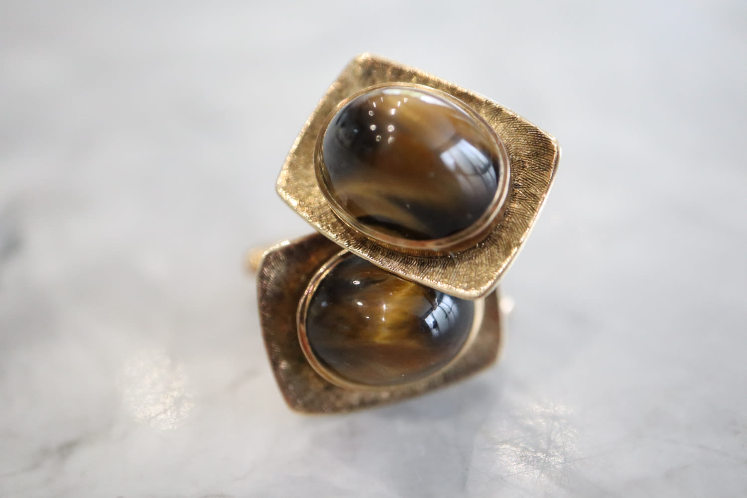 TIGERS EYE CUFFLINKS - 9K YELLOW GOLD - Image 2 of 5