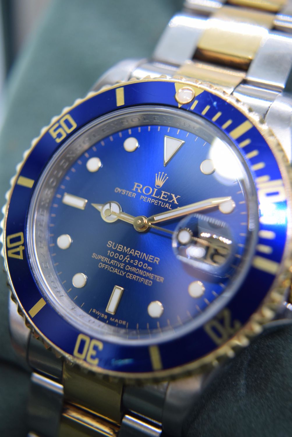 SUPER RARE 2009 ROLEX REF. 16613LB SUBMARINER """"V SERIAL"""" LAST EDITION NON CERAMIC - Image 3 of 20