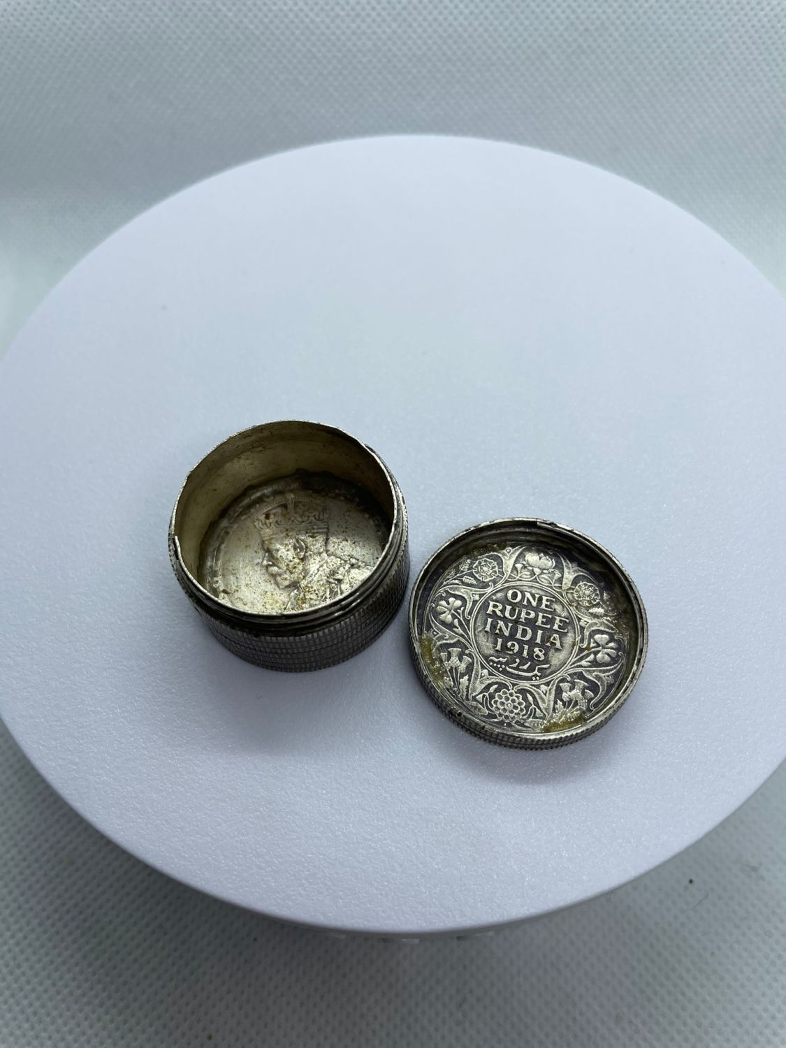 1 RUPEE ANTIQUE PILL BOX - Image 4 of 4