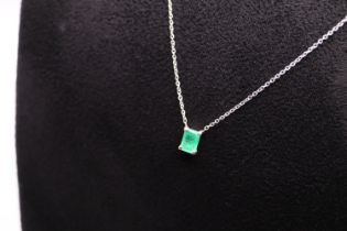 0.60CT EMERALD (EMERALD CUT) | 18K GOLD PENDANT & CHAIN