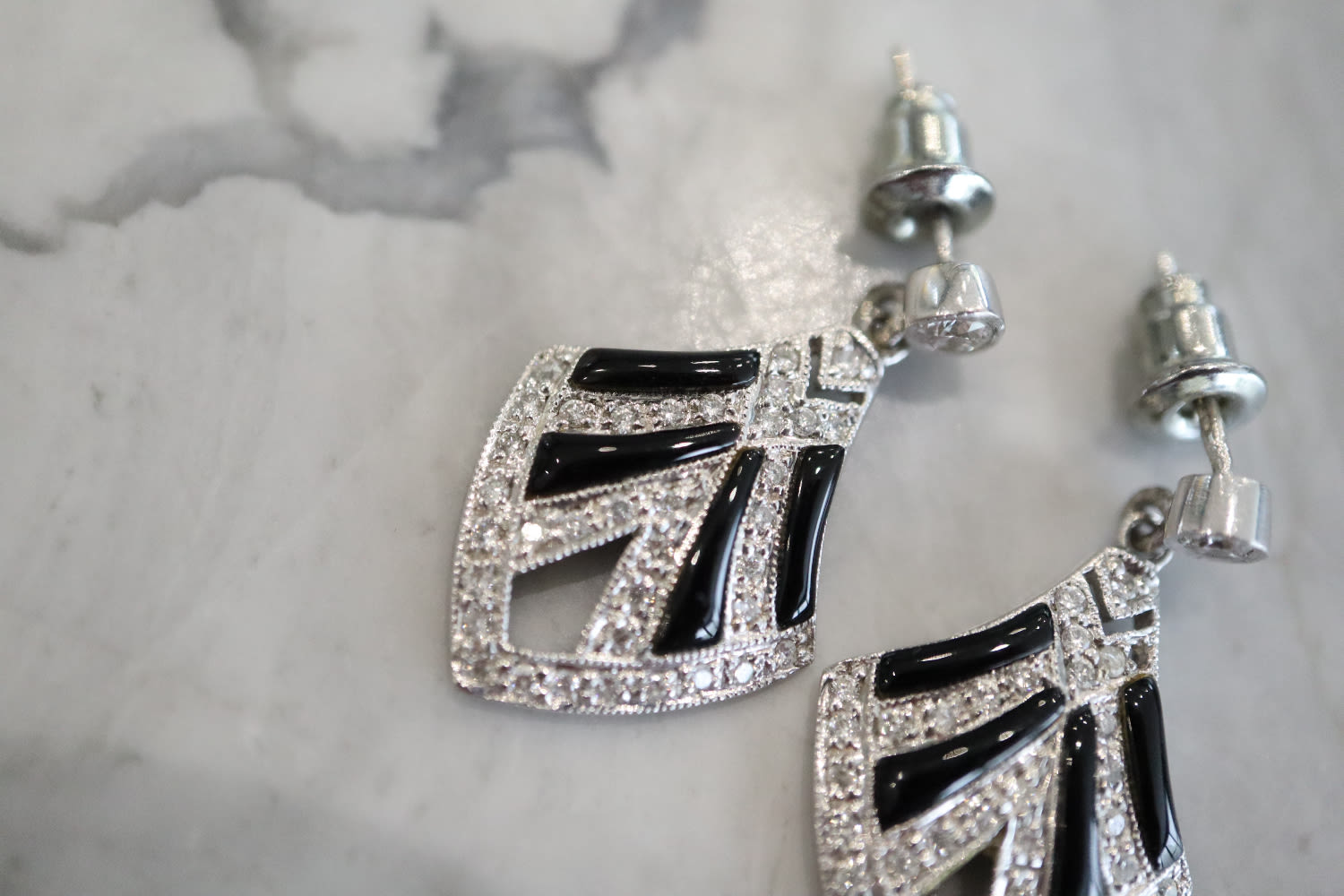 18K WHITE GOLD & DIAMOND EARRINGS - Image 3 of 3