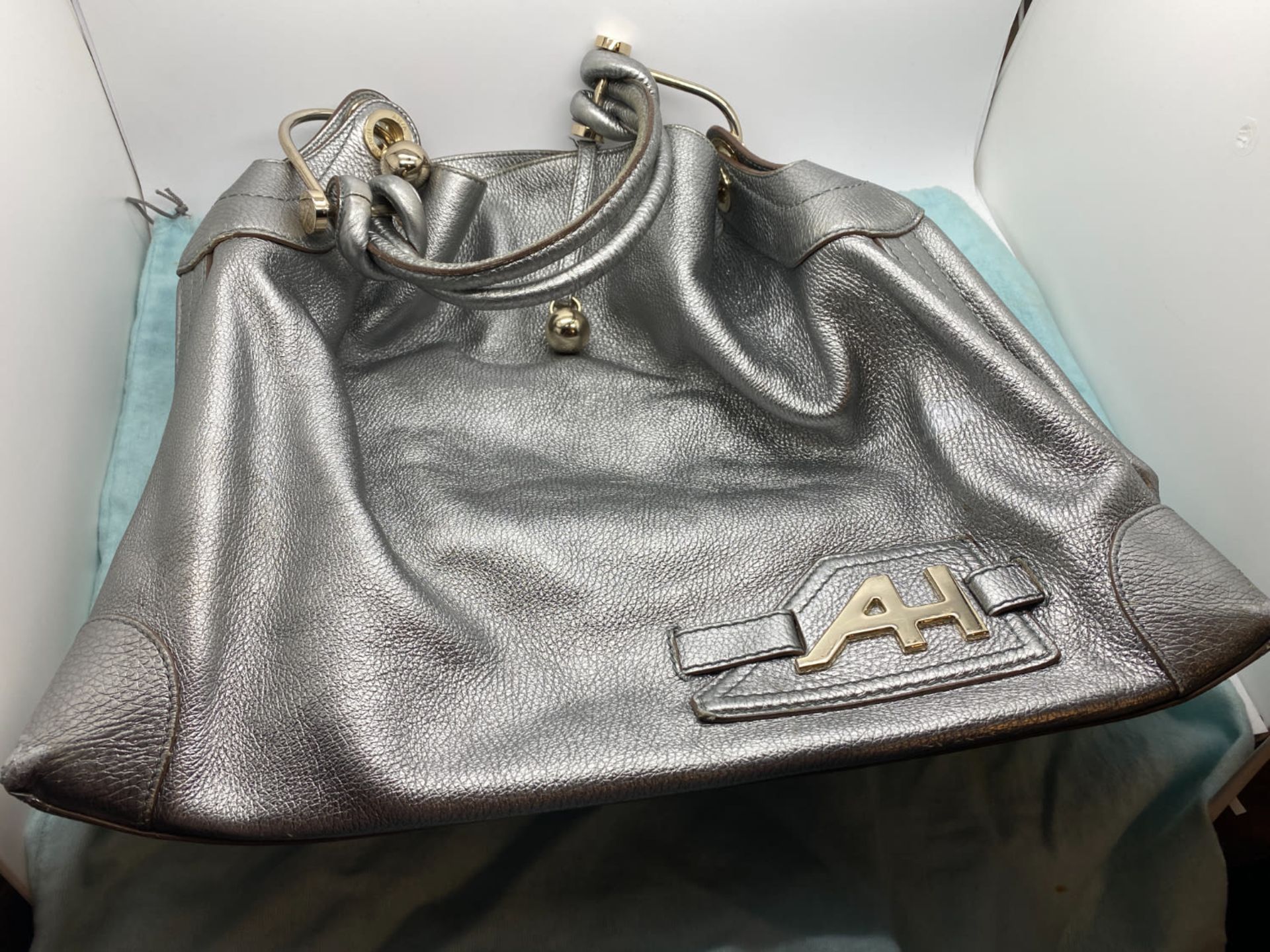 ANYA HINDMARCH SILVER HANDBAG WITH ANYA HINDMARCH