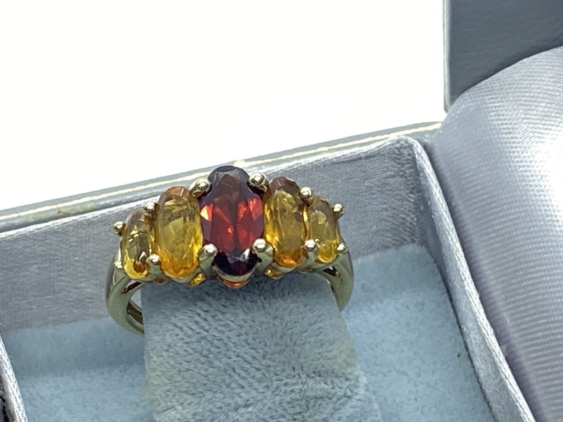 9ct GOLD GARNET CITRINE RING  - Image 2 of 3