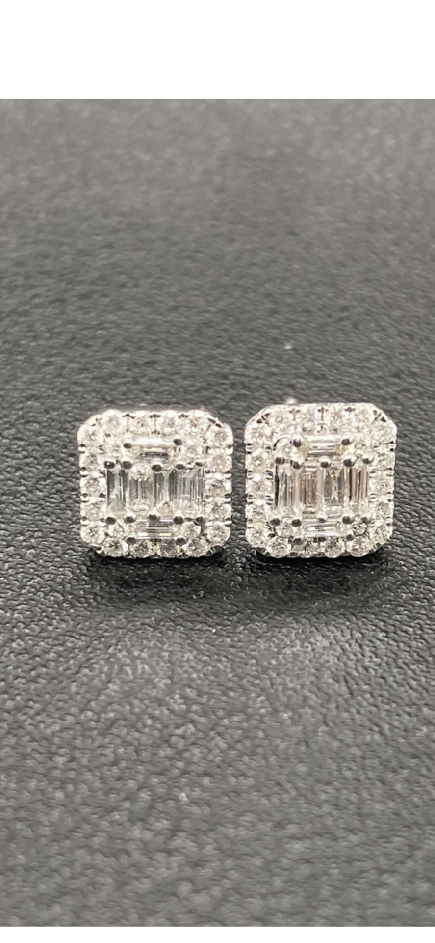 1.00ct F/SI ROUND & BAGUETTE CUT DIAMOND HALO STUD EARRINGS SET IN WHITE GOLD