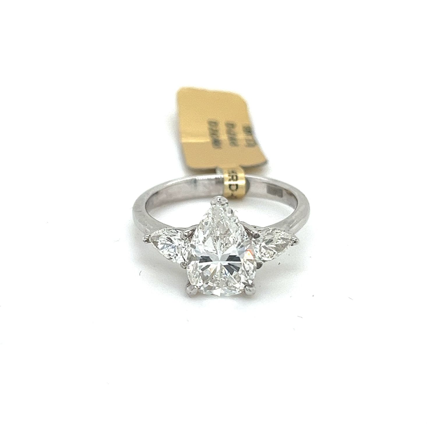 2.61CT DIAMOND RING in 18CT GOLD (Centre Diamond: HRD Certified)