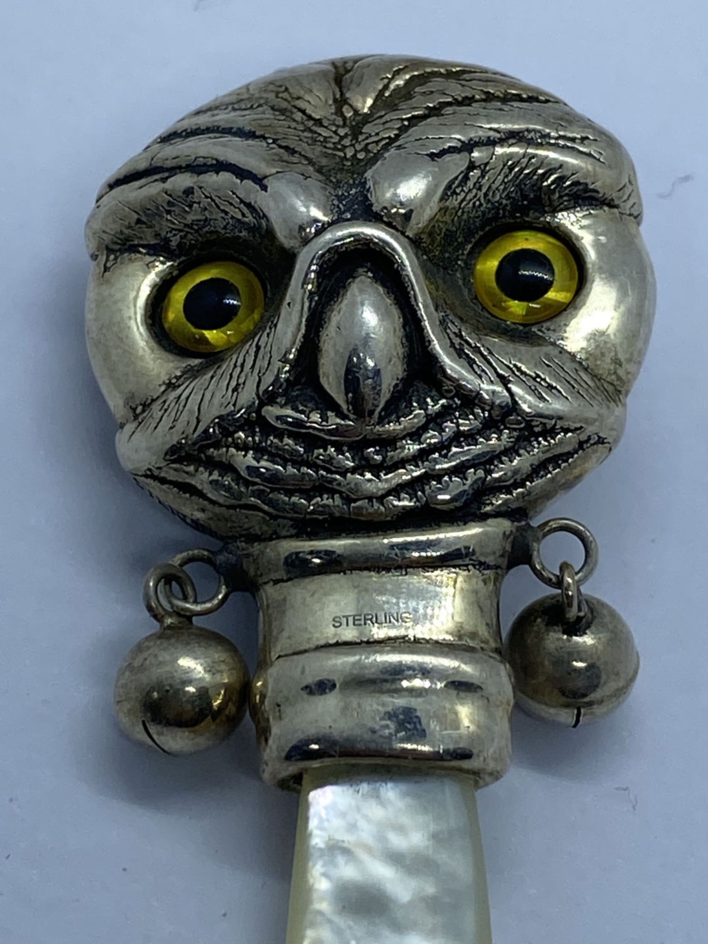 ANTIQUE SILVER & MOTHER OF PEARL BABIES RATTLE - Image 2 of 4