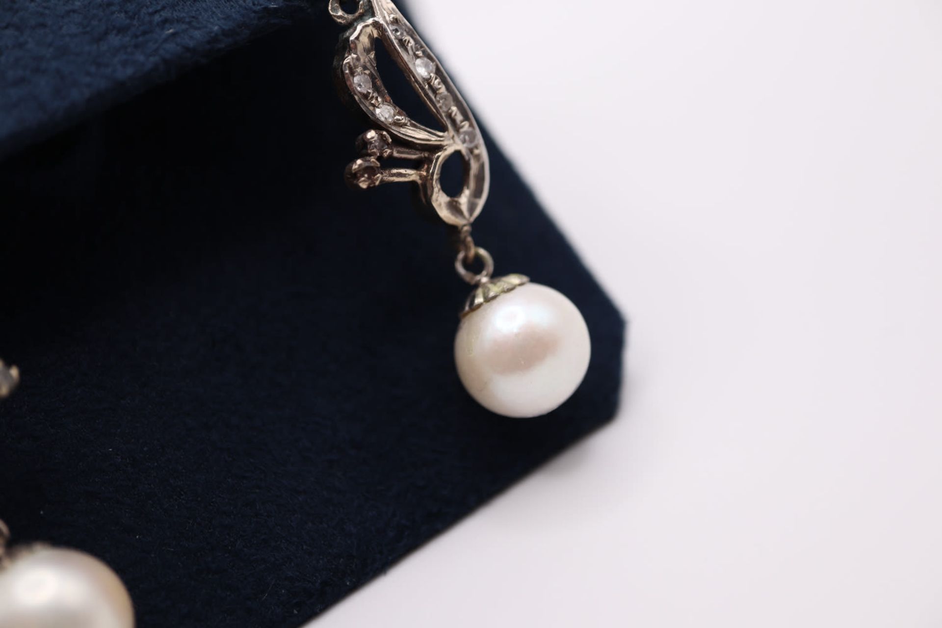 DIAMOND & PEARL EARRINGS IN 14K GOLD - Image 3 of 3