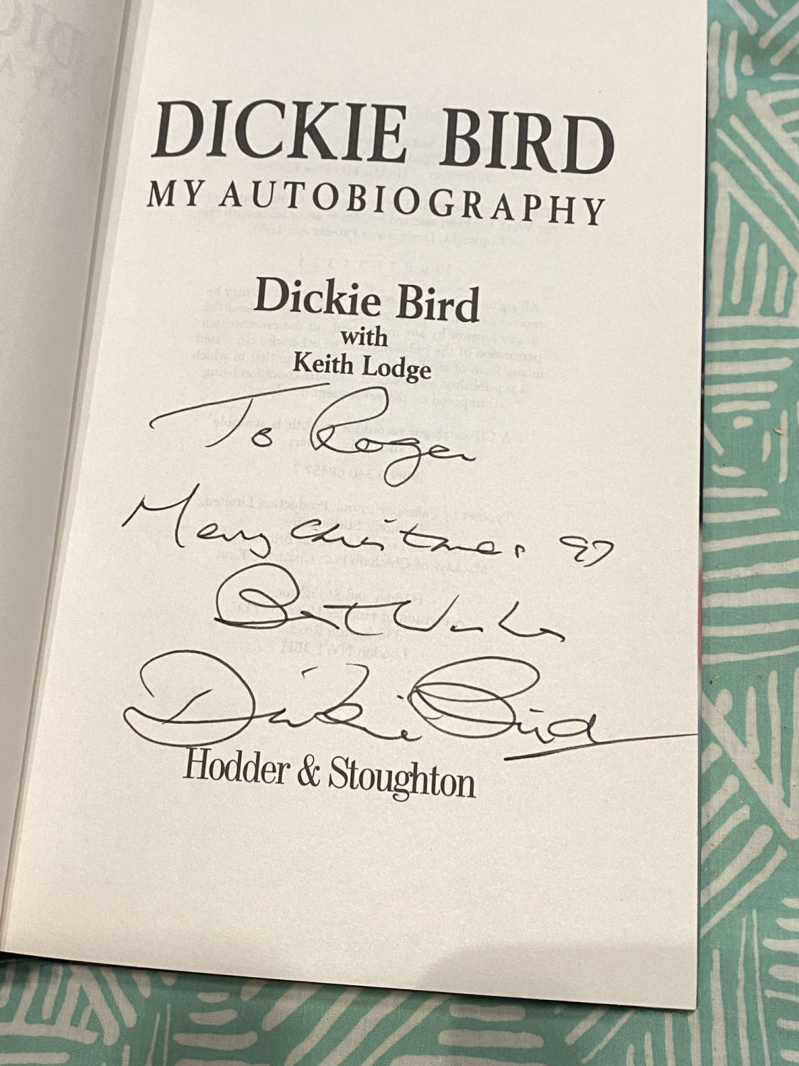 DICKIE BIRD SIGNED BOOK (COVER HAS DAMAGE) - Bild 2 aus 2