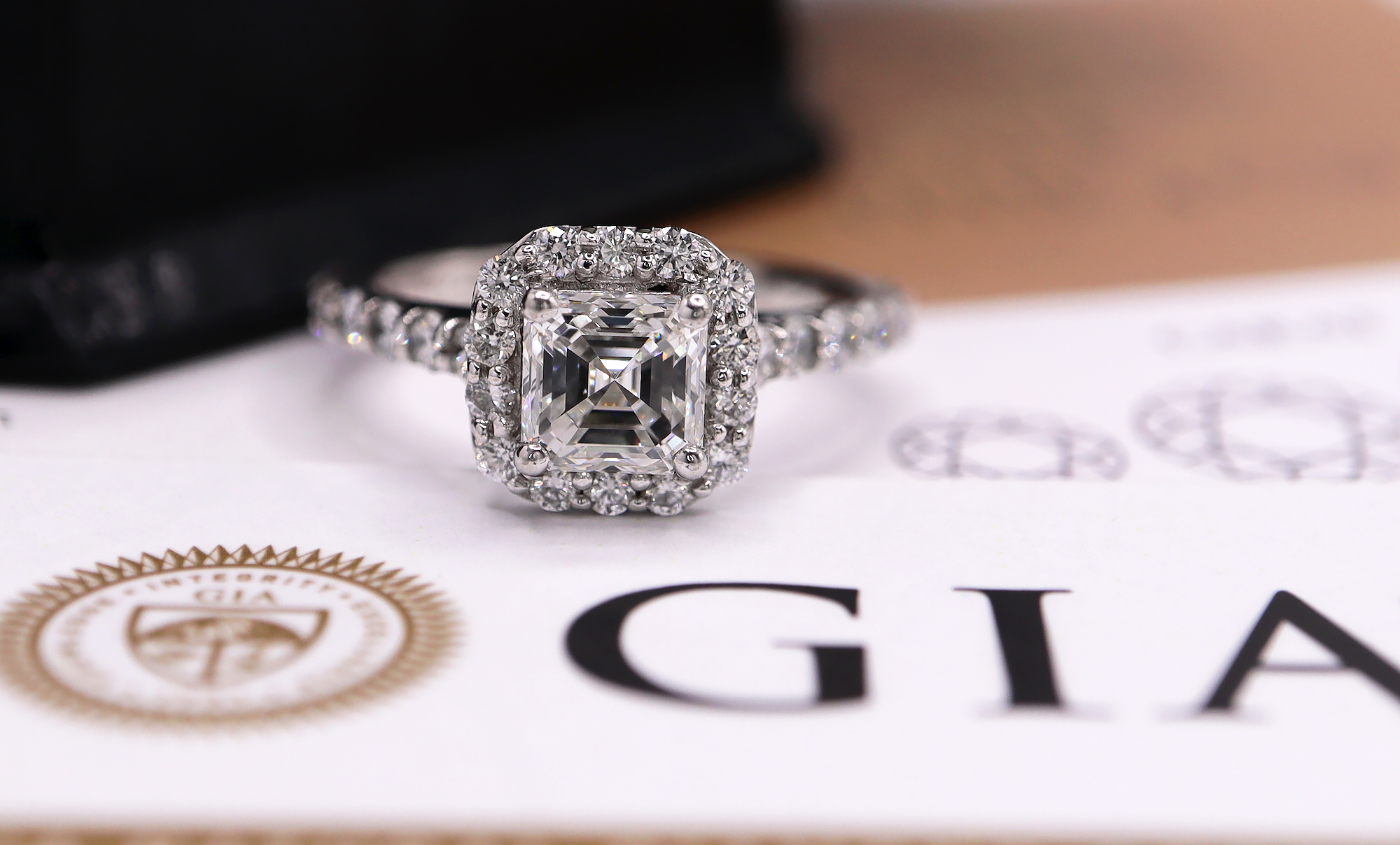 1.67CT ASSCHER DIAMOND HALO RING; *GIA* CERTIFIED VVS2 / G (950 PLATINUM) - Image 5 of 12