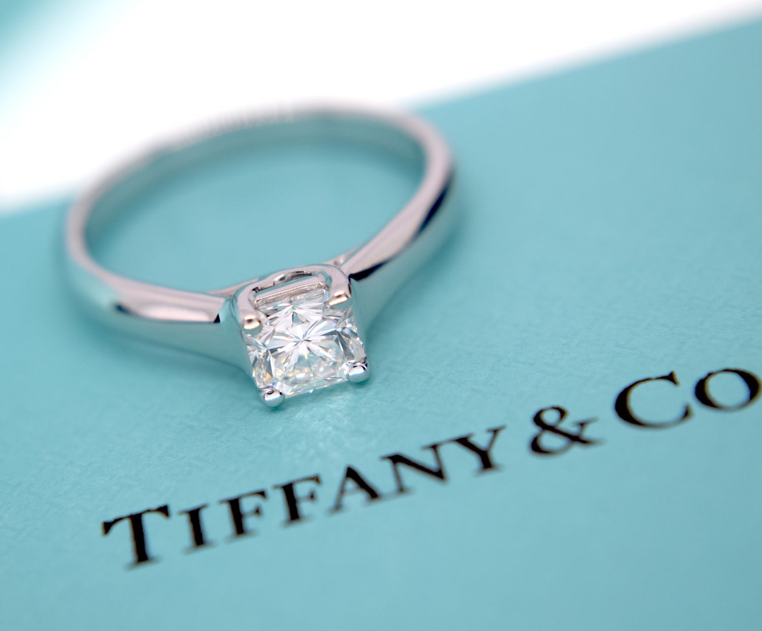 BEAUTIFUL DIAMOND TIFFANY & CO. "LUCIDA" VVS PLATINUM SOLITAIRE (BOX & DIAMOND CERT £9,995.00) - Bild 6 aus 18