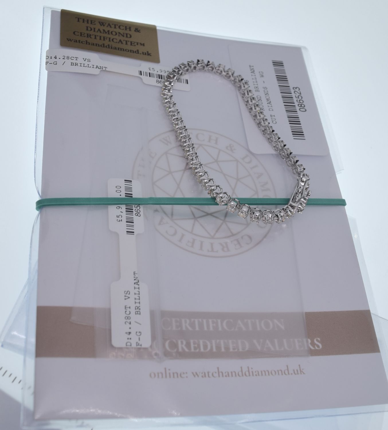 STUNNING 4.28CT WHITE GOLD DIAMOND TENNIS BRACELET (*VS - F/G* CLARITY & COLOUR) - CERTIFICATE & BOX - Image 5 of 12