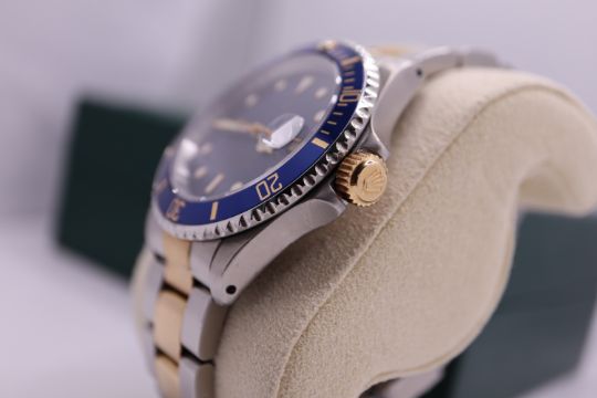 ROLEX SUBMARINER (REF. 16613) 18K GOLD & STEEL (BLUESY!) BLUE DIAL AND BEZEL - Image 4 of 8