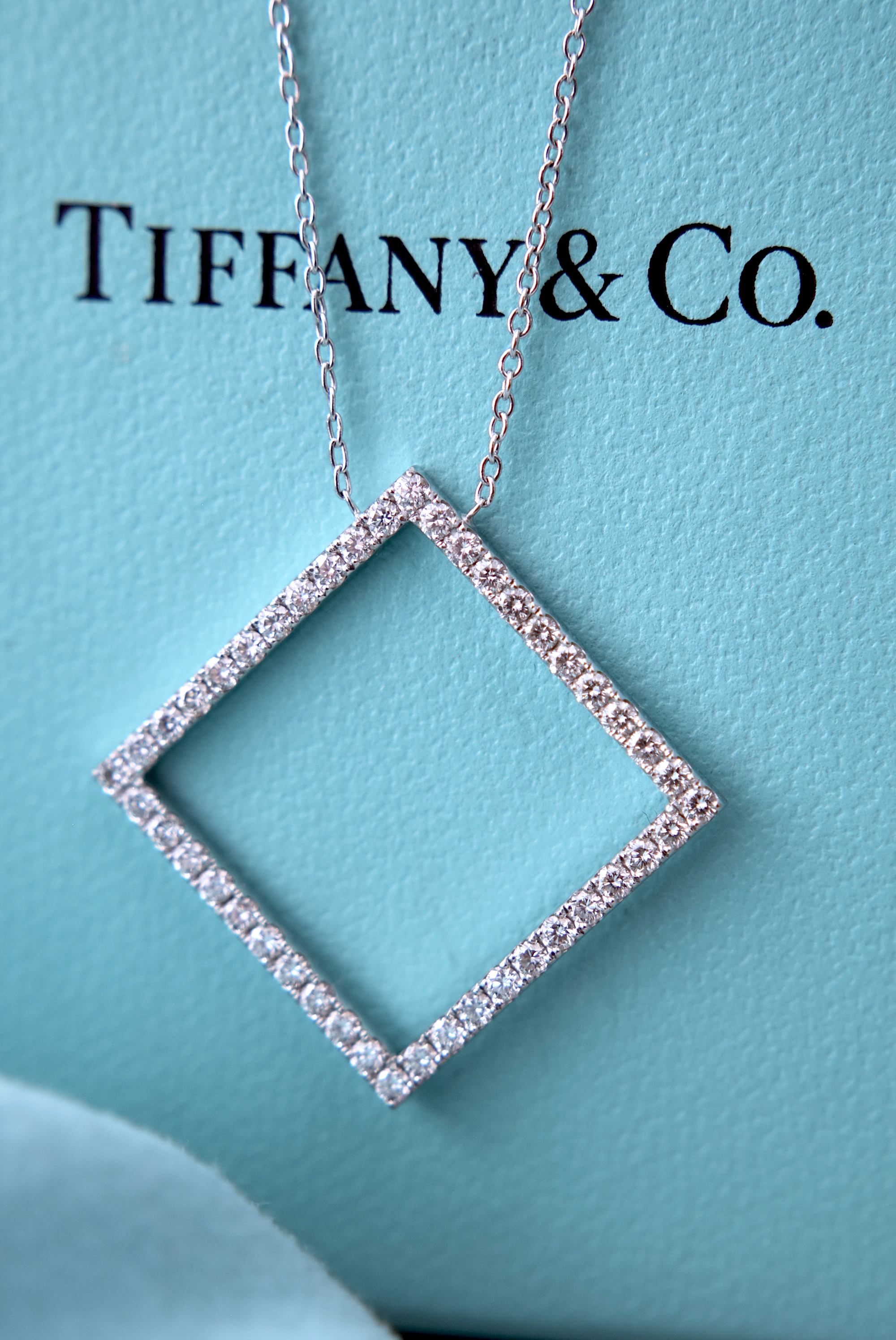 RARE TIFFANY & CO. 18CT WHITE GOLD VVS 0.75CT DIAMOND SET "SQUARE COLLECTION" PENDANT & NECKLACE