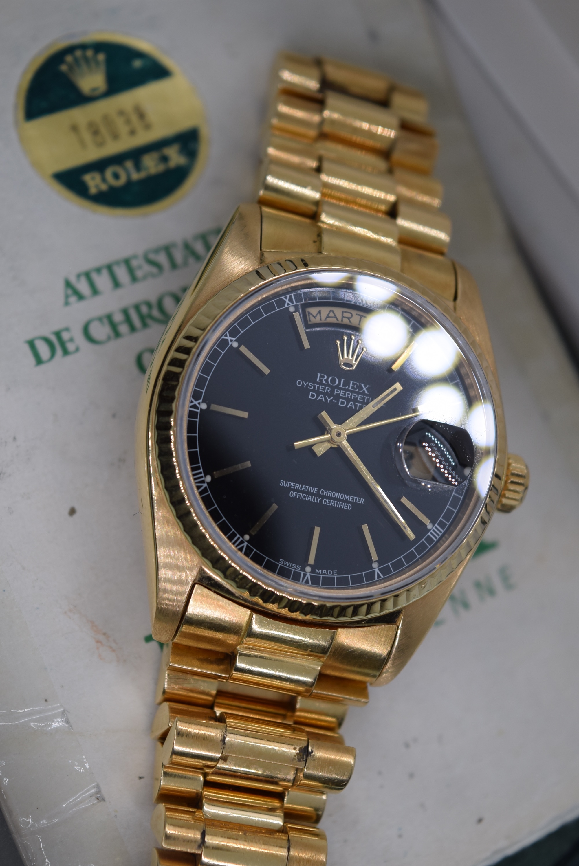 18K YELLOW GOLD ROLEX DAY DATE REF. 18038 (CIRCA 1979) - PRESIDENT / BLACK DIAL (CERTIFICATED) - Image 4 of 13