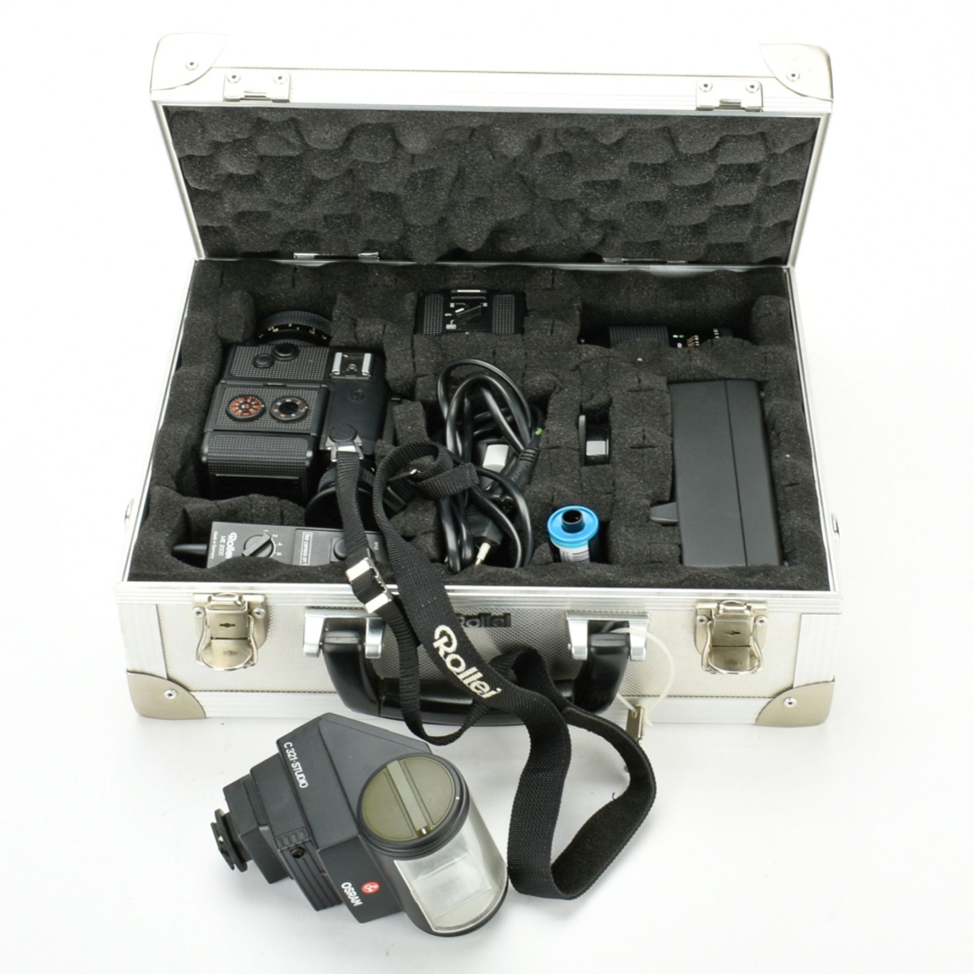 Rolleiflex-Kamera mit Zubehör und Osram-Blitzgerät