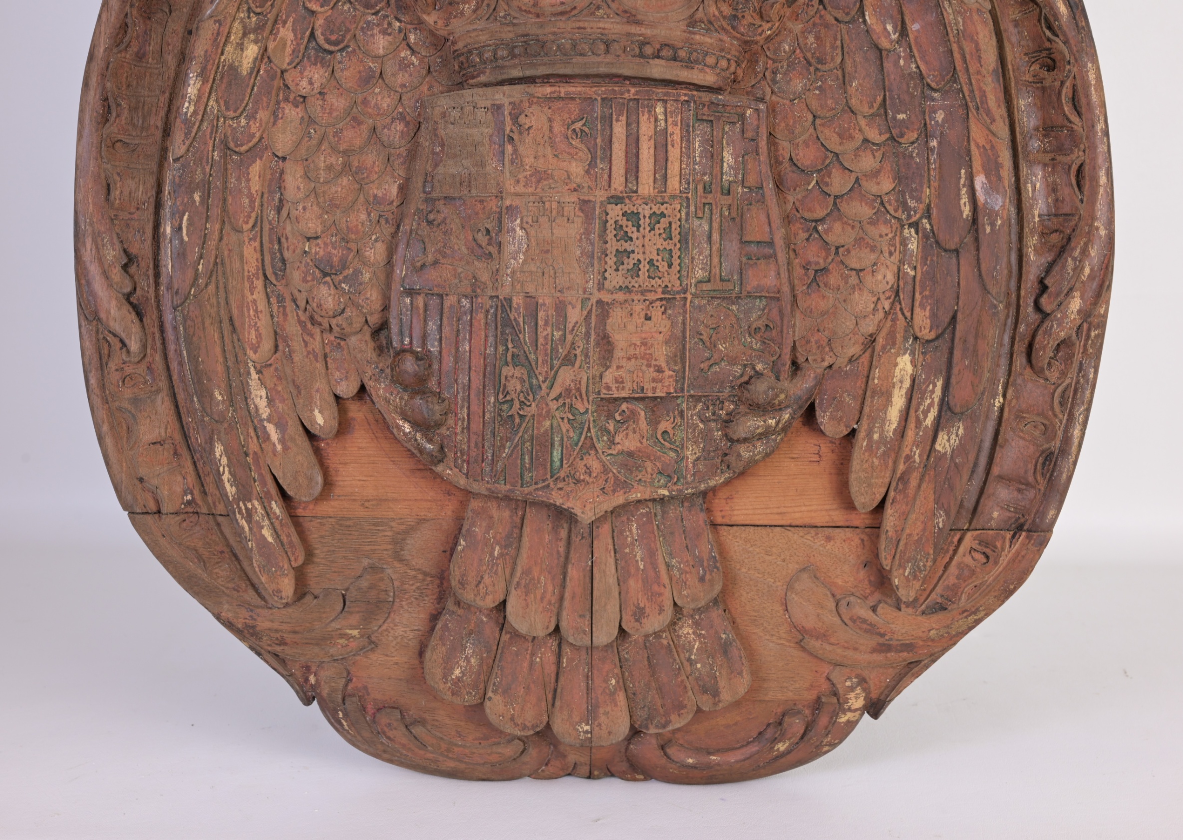 Continental Carved Polychrome Heraldic Crest - Image 4 of 7
