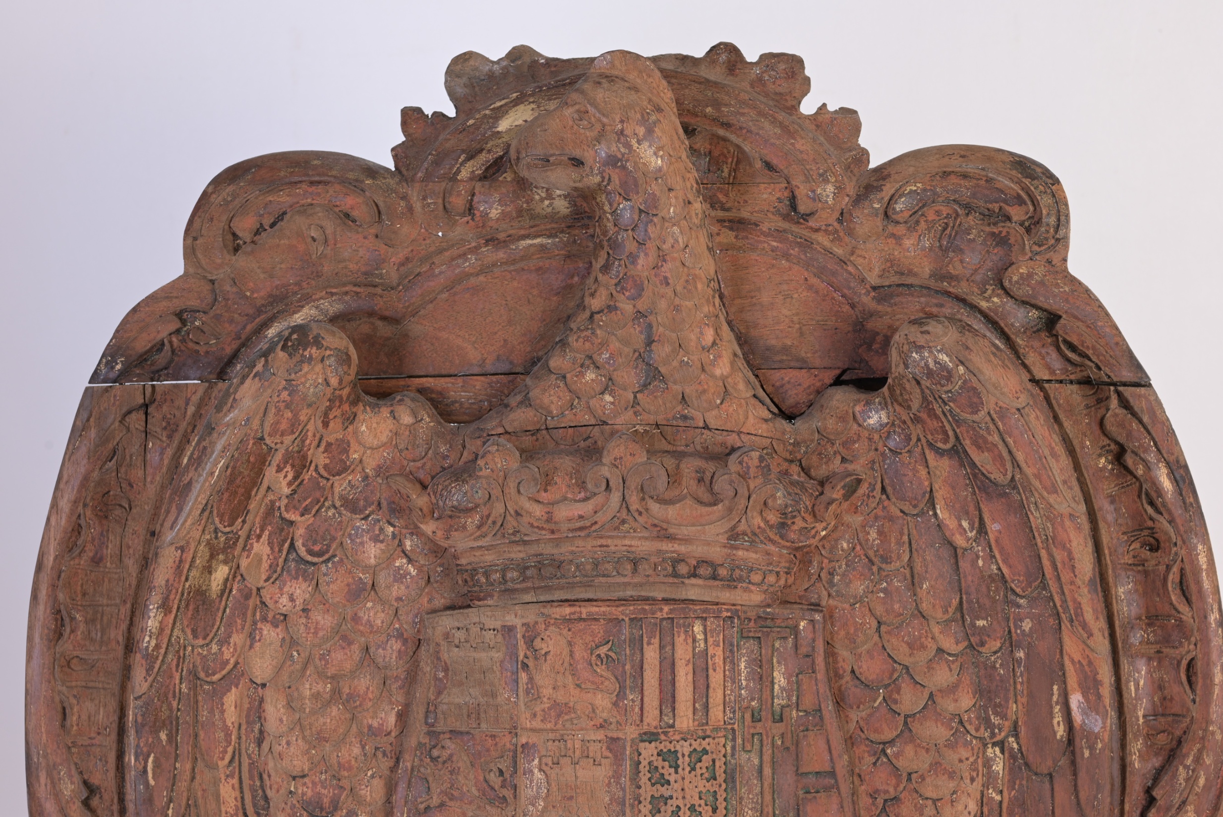 Continental Carved Polychrome Heraldic Crest - Image 2 of 7