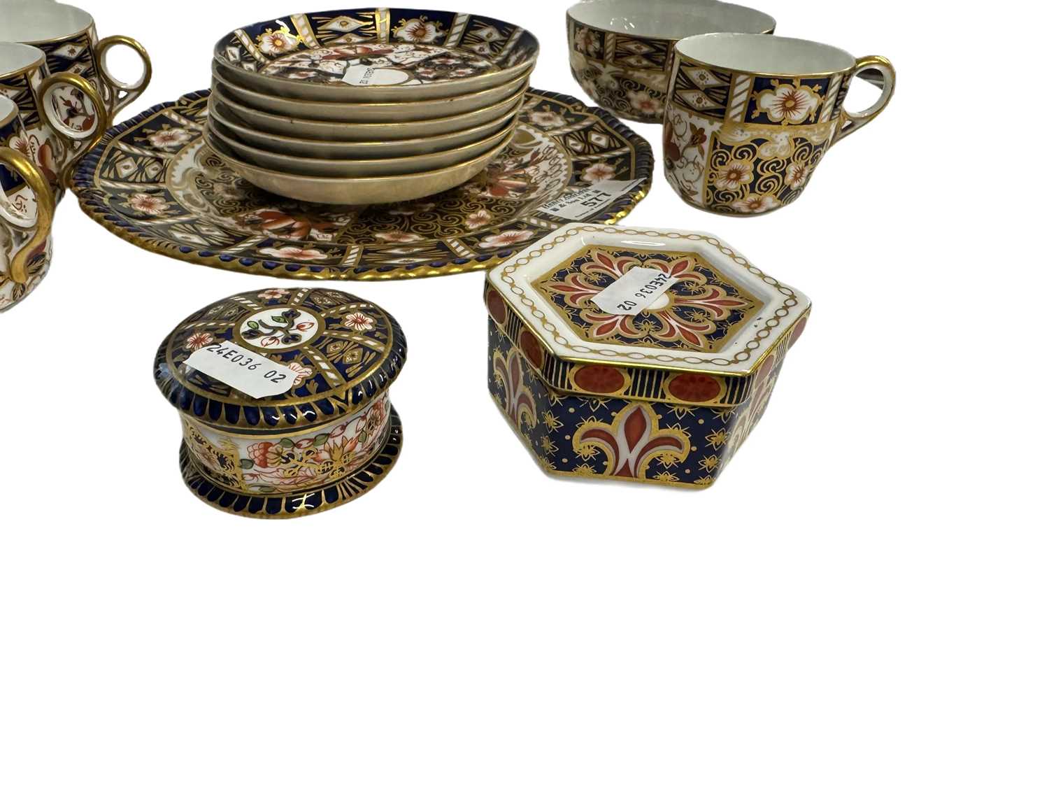 Ceramics: - Image 2 of 3