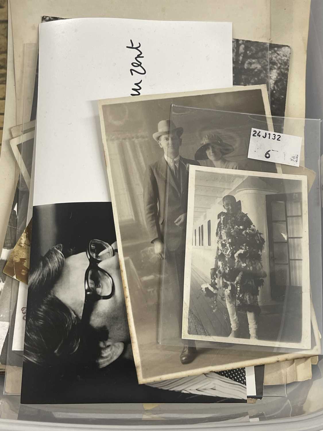 Photographs/Autographs: