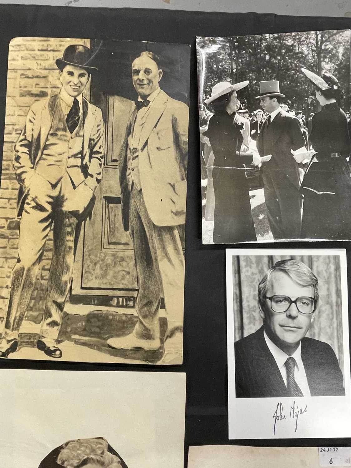 Photographs/Autographs: - Image 5 of 5