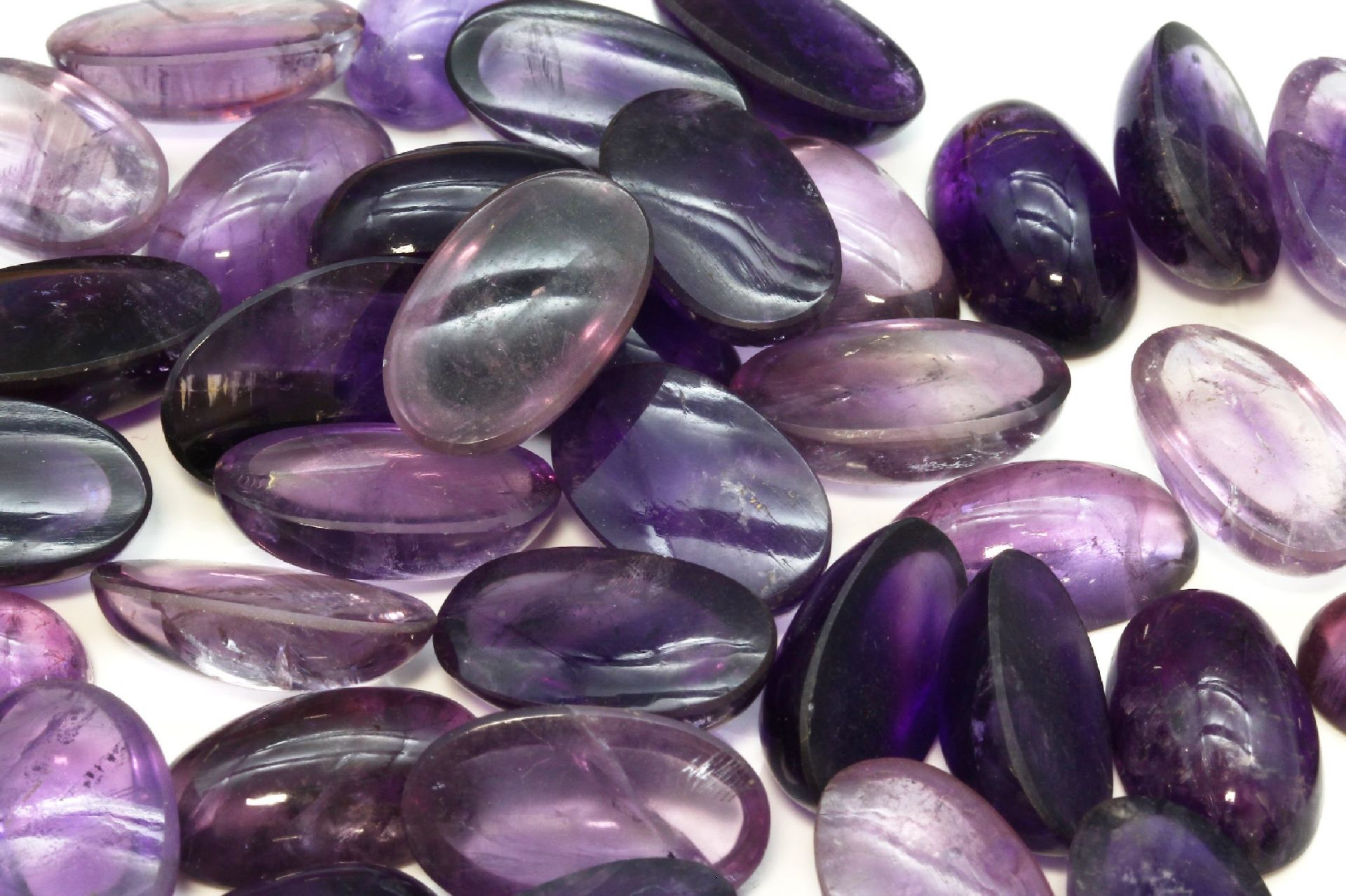 Lot lose Amethyste, ovale Cabochons in versch. - Bild 2 aus 2