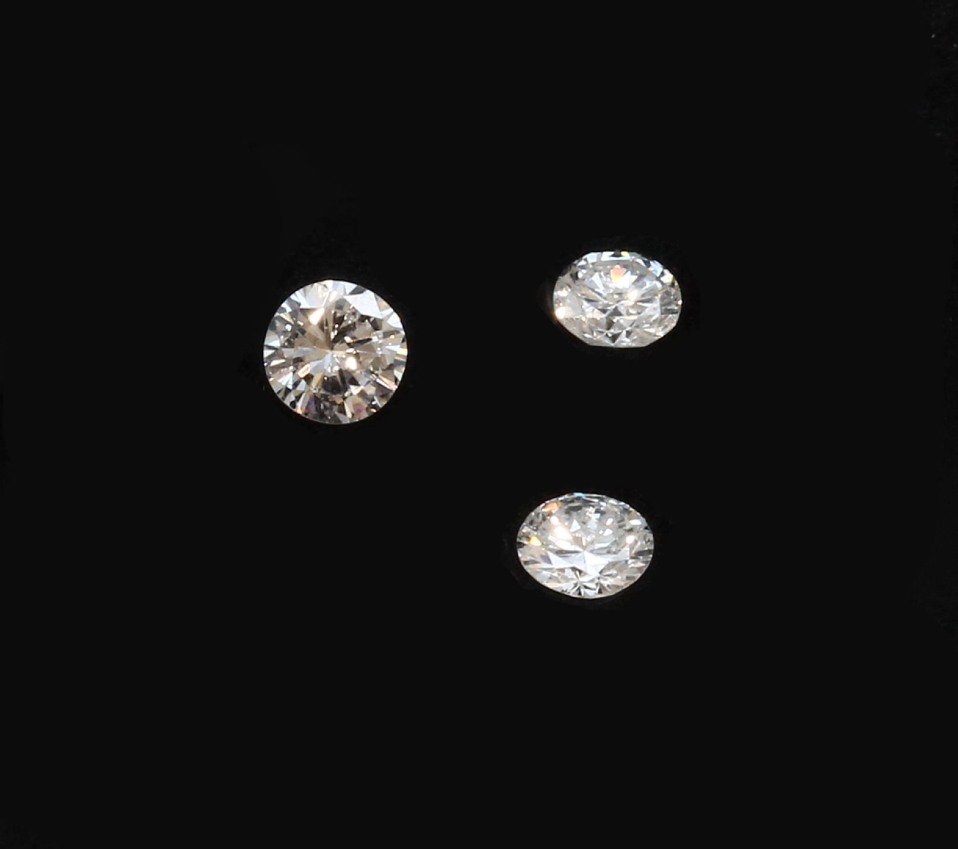 Lot 3 lose Brillanten, ca. 0.64 ct Weiß/vs-si - Bild 2 aus 2