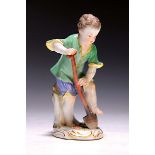 Porzellanfigur, Meissen, 20. Jh., Gärtner mit Spaten,