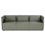 3-Sitzer Sofa,  graue Stoffbezüge, Kissen lose aufgelegt,