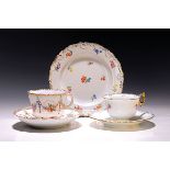 Lot Tasse mit Untertasse und Gedeck, Meissen, 1. um