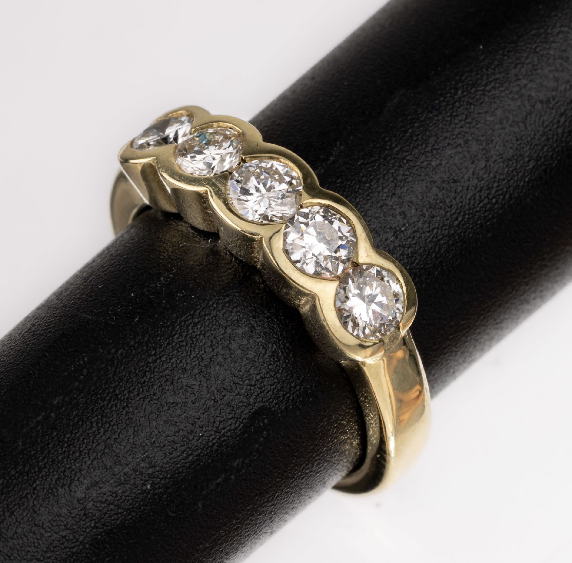 14 kt Gold Diamant-Ring,   GG 585/000, 4 Brillanten und 1