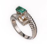 Platin und 18 kt Gold Smaragd-Diamant-Ring,  Pt 900/000