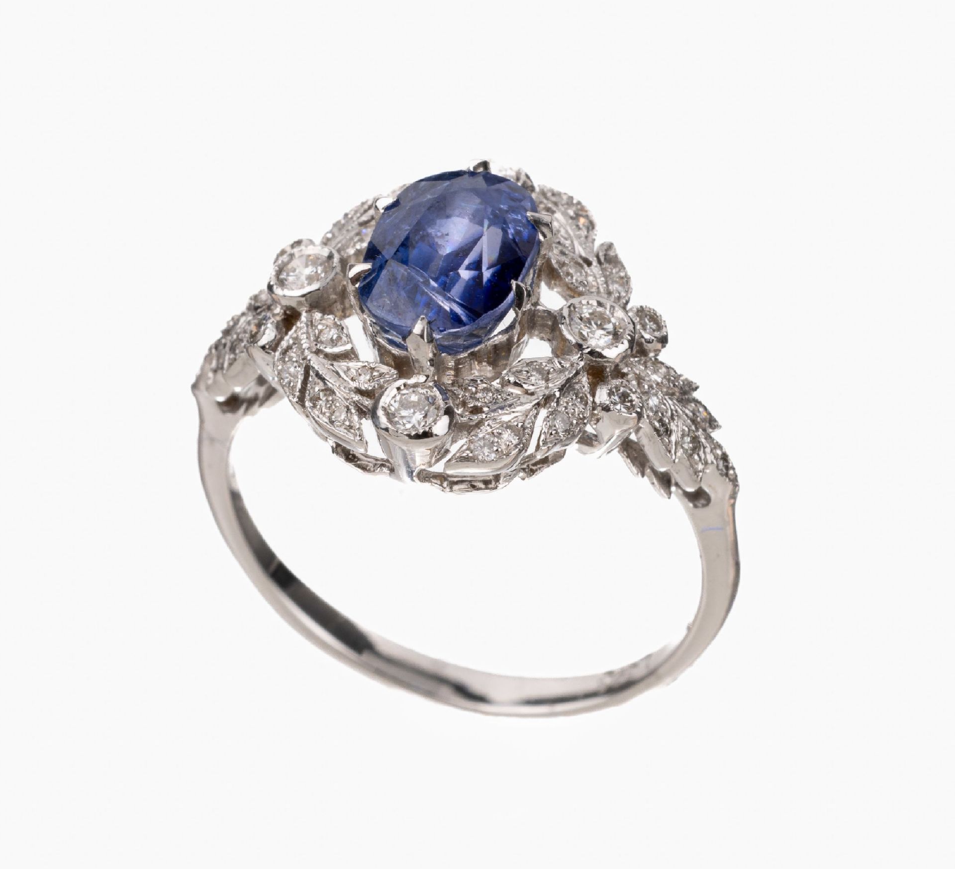 18 kt Gold Saphir-Diamant-Ring,   WG 750/000,ovalfacett.