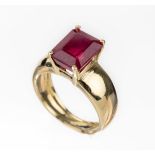 14 kt Gold Rubin-Ring,   GG 585/000, Rubin imEmerald-Cut