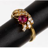18 kt Gold Rubin-Brillant-Ring,   GG 750/000,ovaler