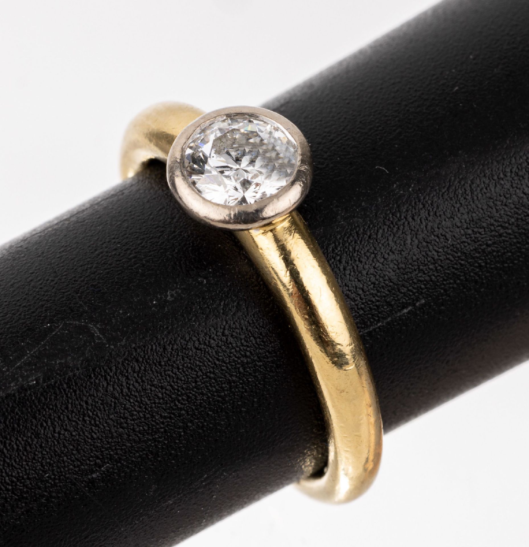 18 kt Gold Brillant-Ring,   GG/WG 750/000, inWG gefasster