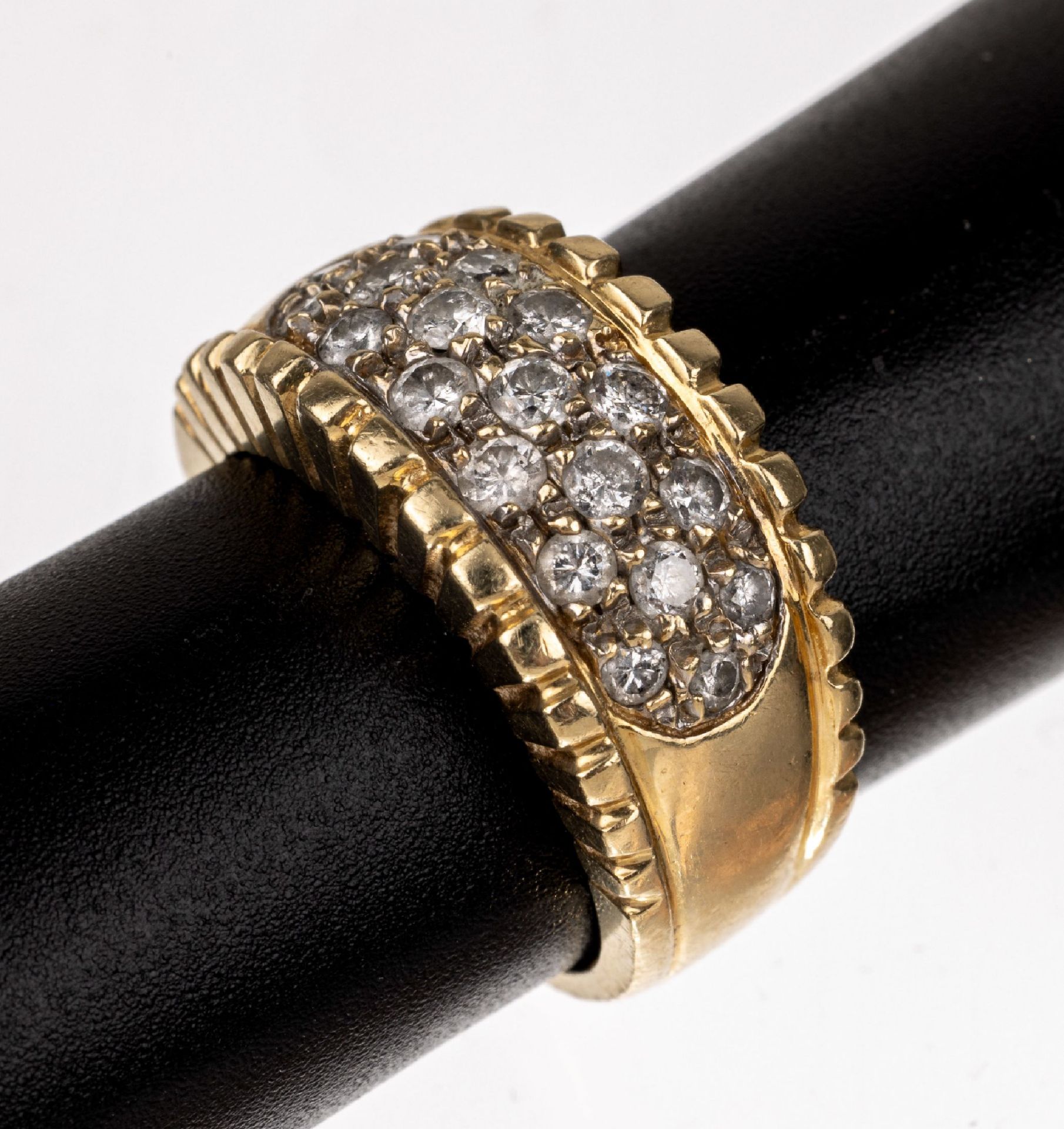 14 kt Gold Brillant-Ring, GG 585/000, 19 Brillanten zus.