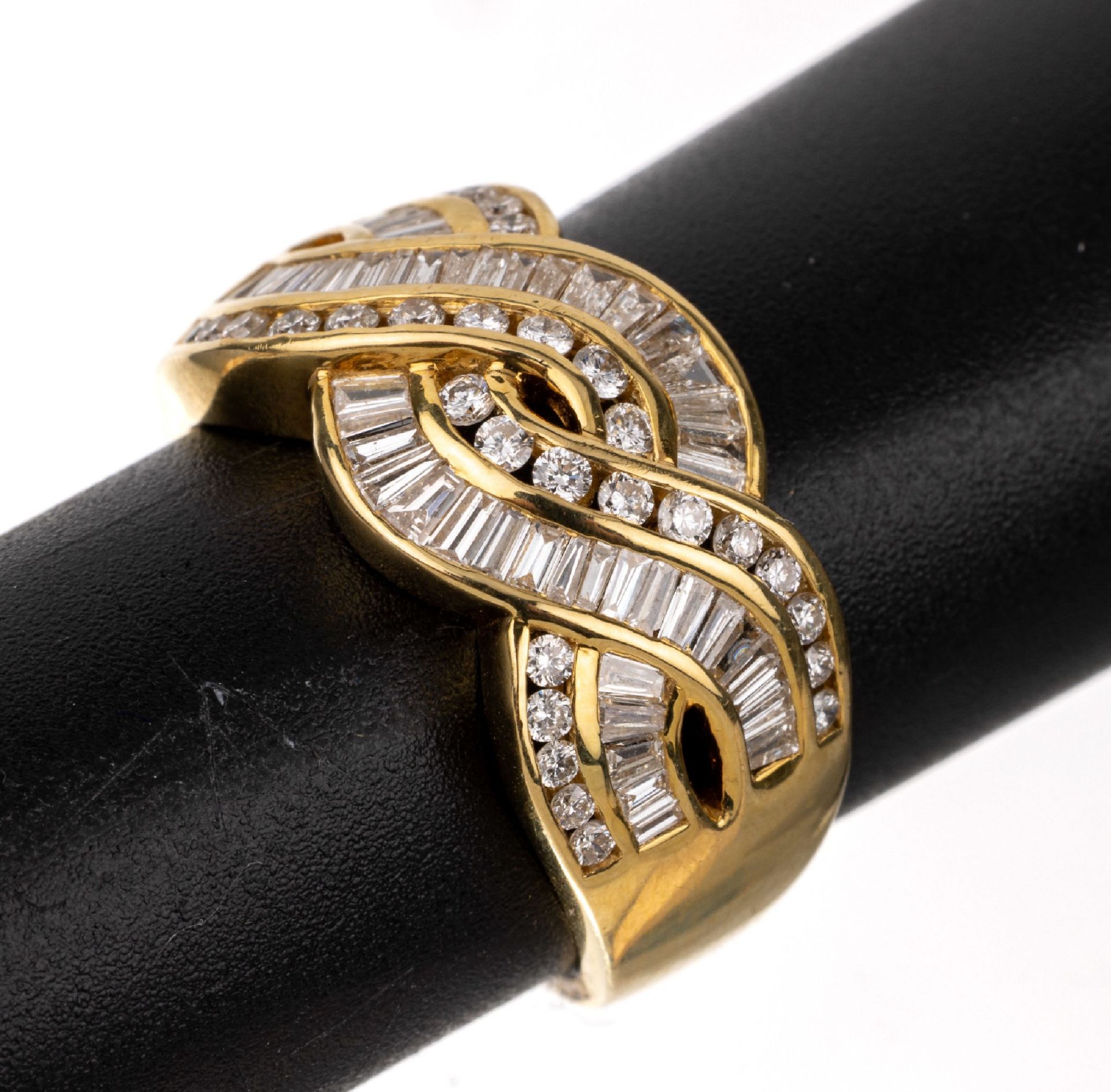 18 kt Gold Diamant-Ring,   GG 750/000, Diamant-Baguettes