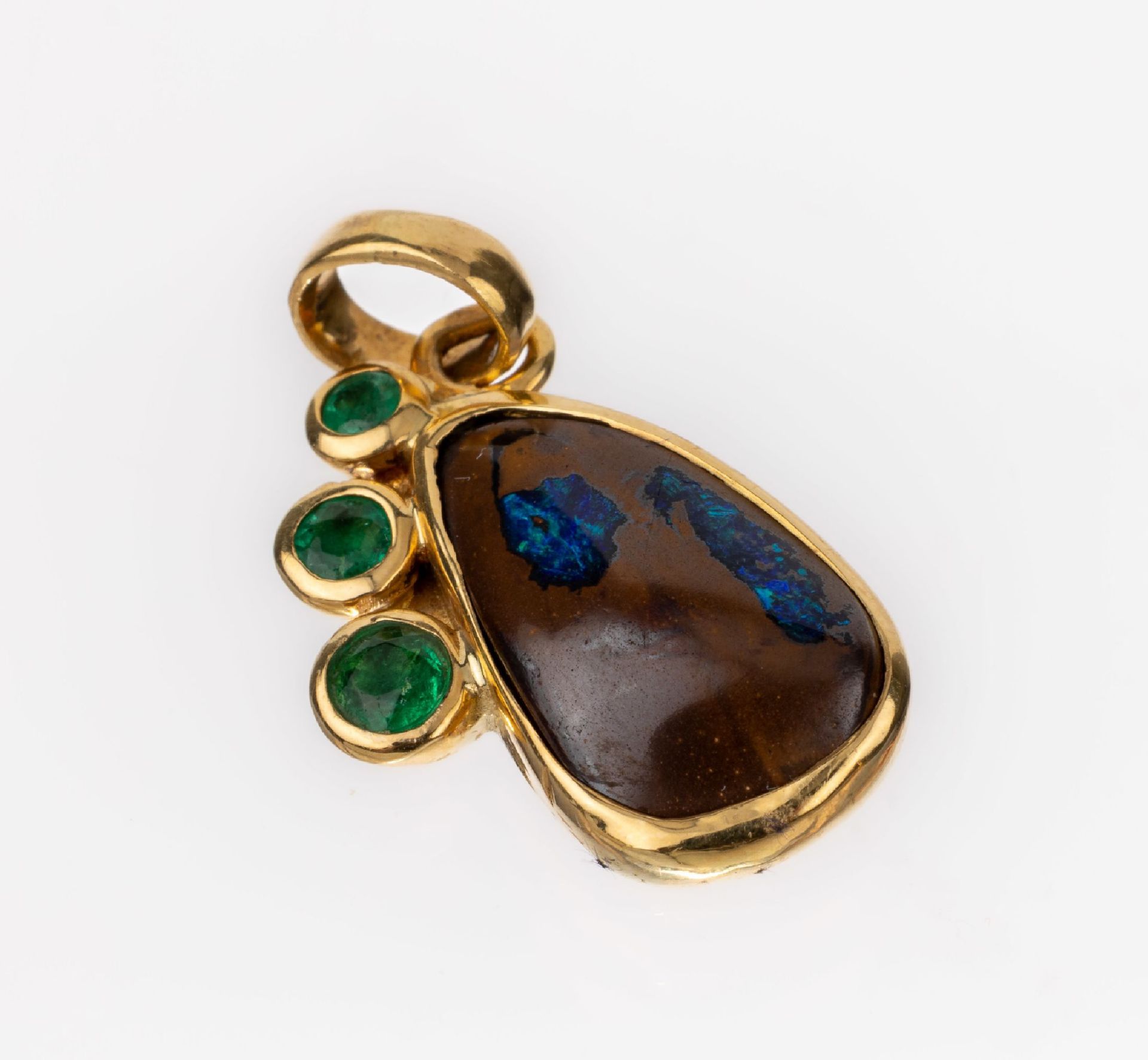 18 kt Gold Boulderopal-Smaragd-Anhänger,   GG750/000,