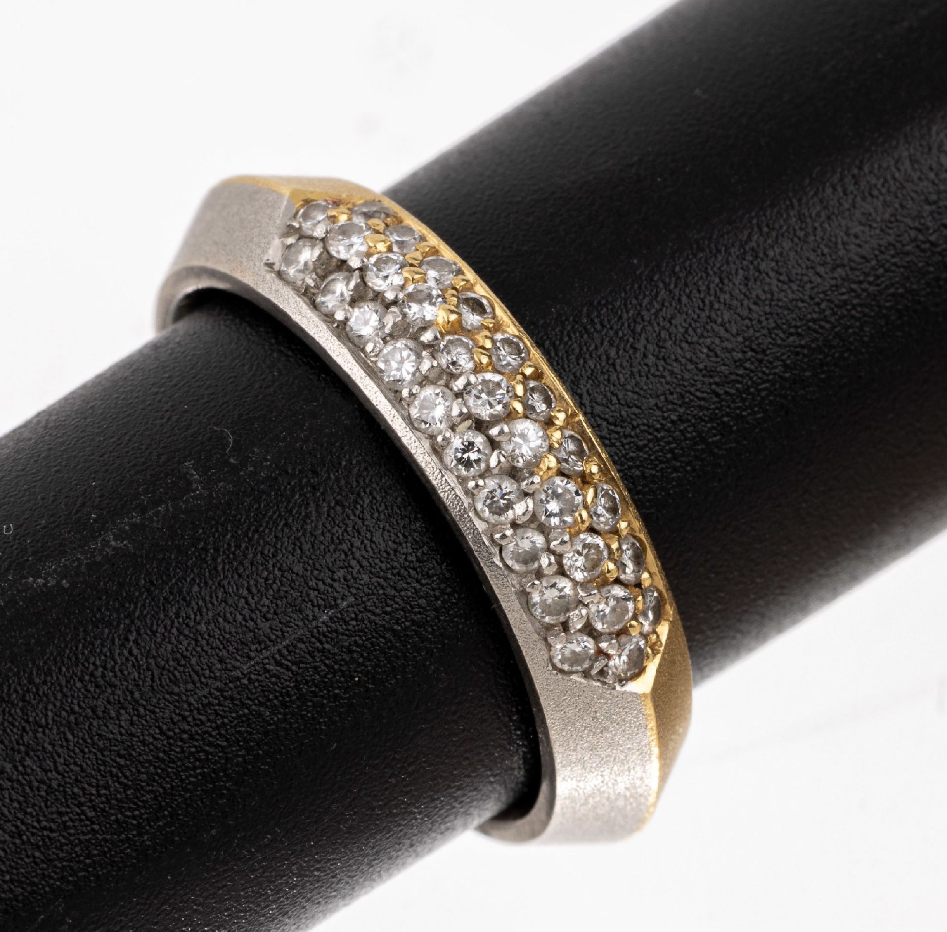 18 kt Gold und Platin Brillant-Ring, eine GG 750/000,