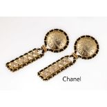 Paar CHANEL Ohrstecker,   Metall verg., rundes Element mit