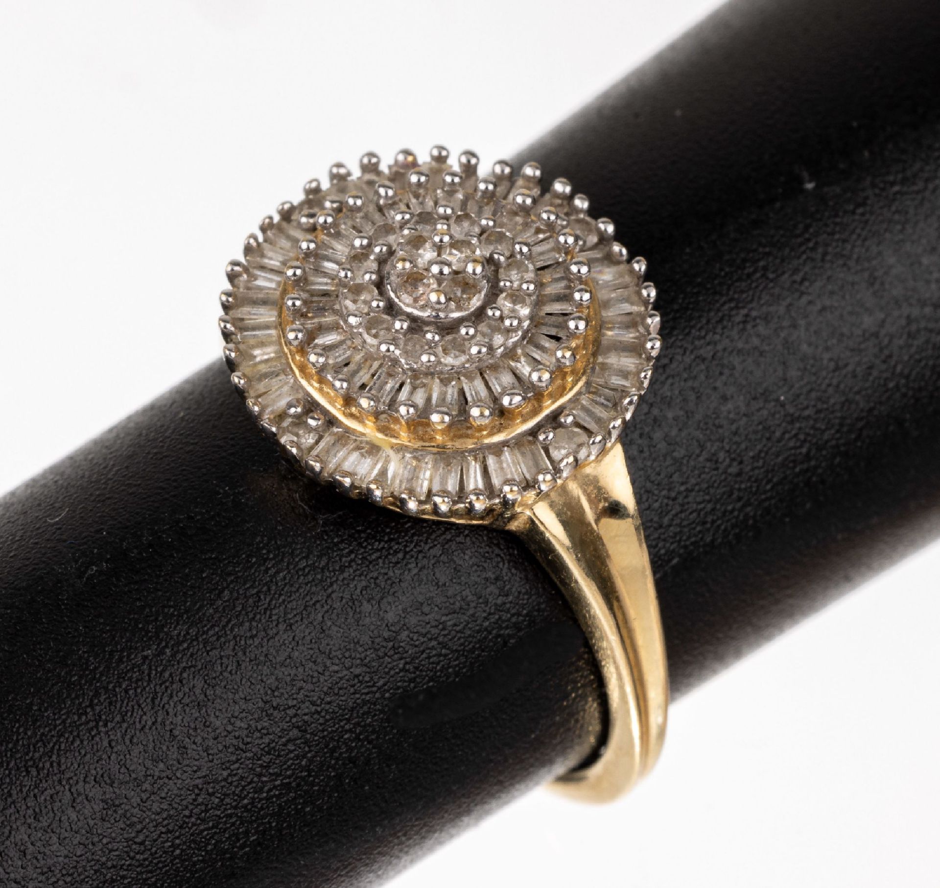 14 kt Gold Diamant-Ring, GG/WG 585/000, runder Ringkopf
