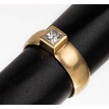 14 kt Gold Diamant-Ring,   GG 585/000, Princess-Cut