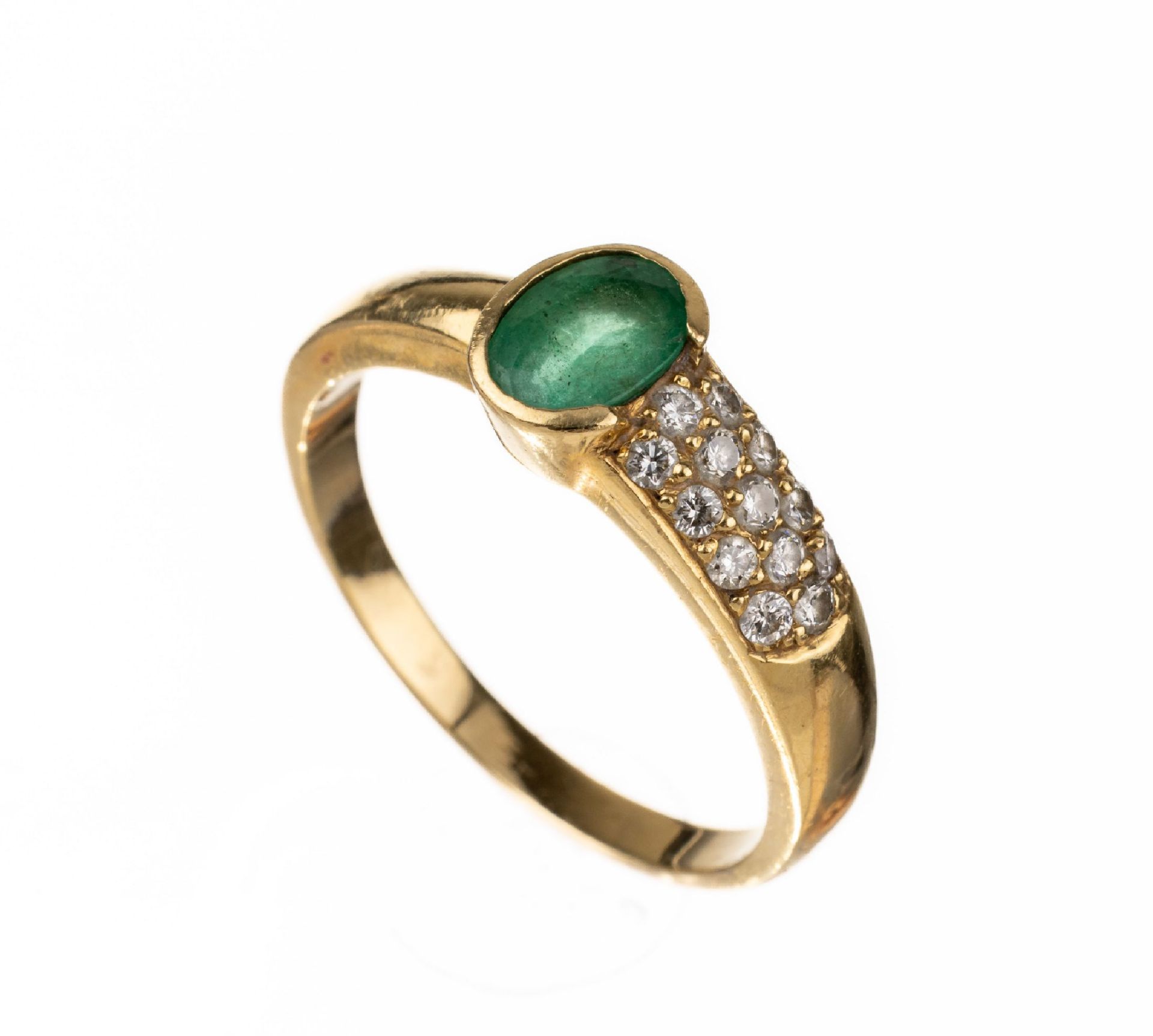18 kt Gold Smaragd-Diamant-Ring, GG 750/000, ovalfacett.