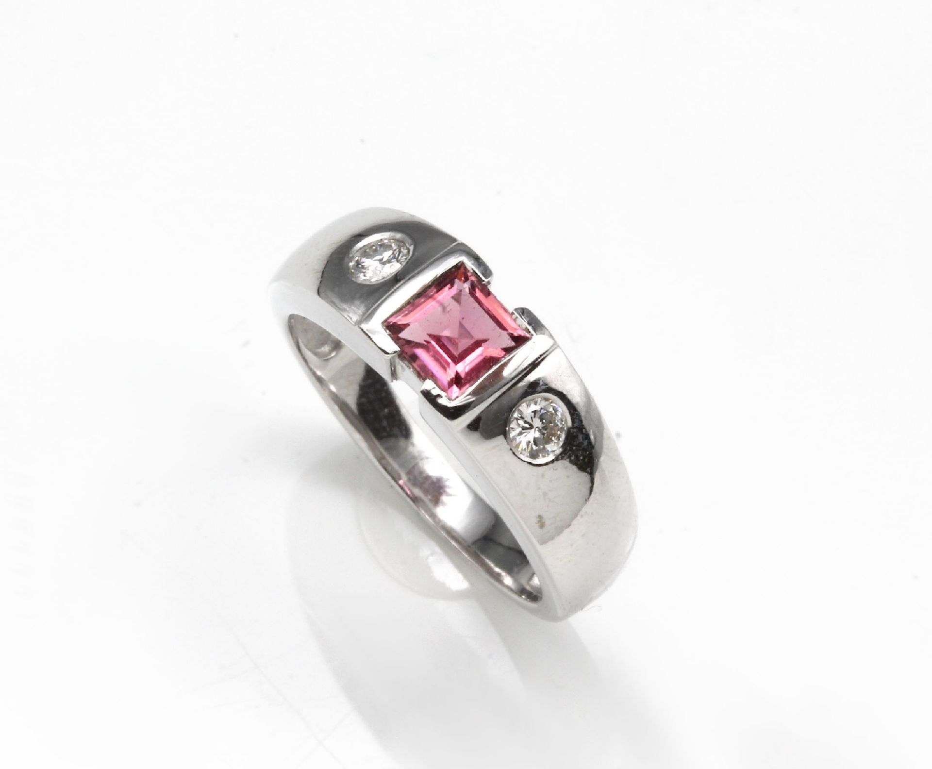 14 kt Gold Turmalin-Brillant-Ring,   WG 585/000, pinkfarb.
