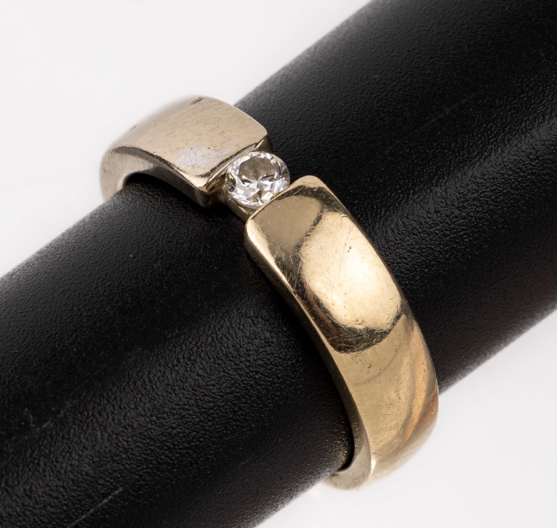 14 kt Gold Brillant Ring, GG 585/000, Brillant ca. 0.10